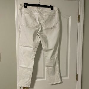 3/$25 Women’s white ripped skinny jeans
